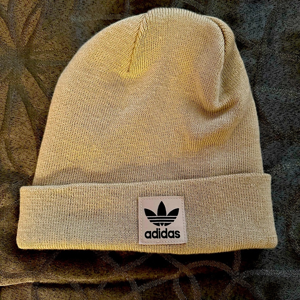 Unisex Adidas Trefoil tan beanie